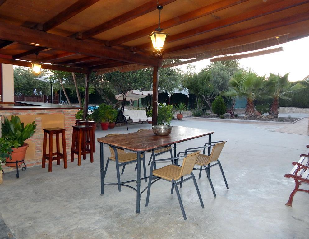 Villa Maria - Pista De Padel Y Piscina Baena Esterno foto